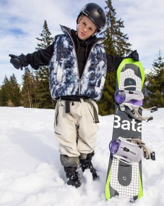 Bataleon-Evil-Teen_2025-Bataleon-Snowboards_-product-image-2025-kids-snowboard-4_b250af0d-8a37-439f-ae2e-4bd458b28adf.jpg