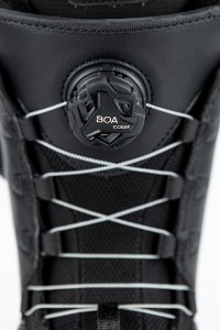 848680-001_Crown-BOA_Black_Detail-3-1334x2000-7a3ba156-9063-4e61-a235-1336f69c3f04.jpg