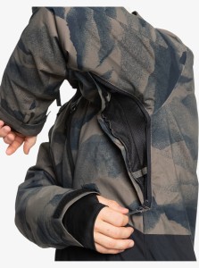 eqytj03478_quiksilver,w_cqp1_frt4.jpg