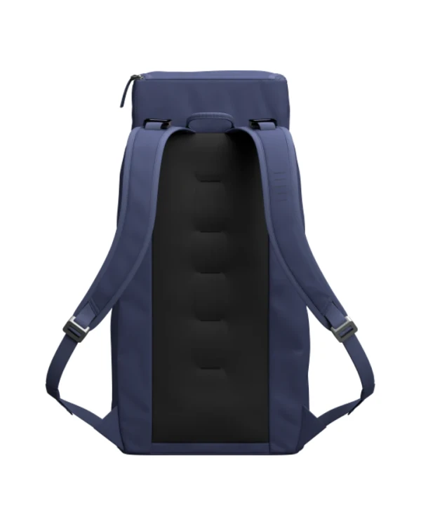 Hugger_2030L_20Blue_20Hour03-5.png