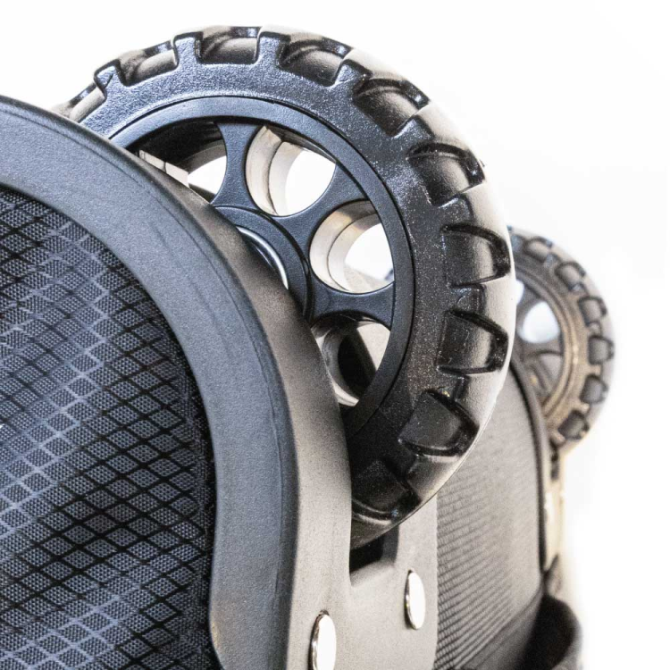they_see_me_rollin_boardbag_clov(2).png