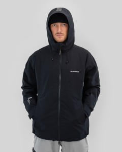 593_11ec98218b-bmaw25-fullzip-black-front-ludde-web-2400.jpg