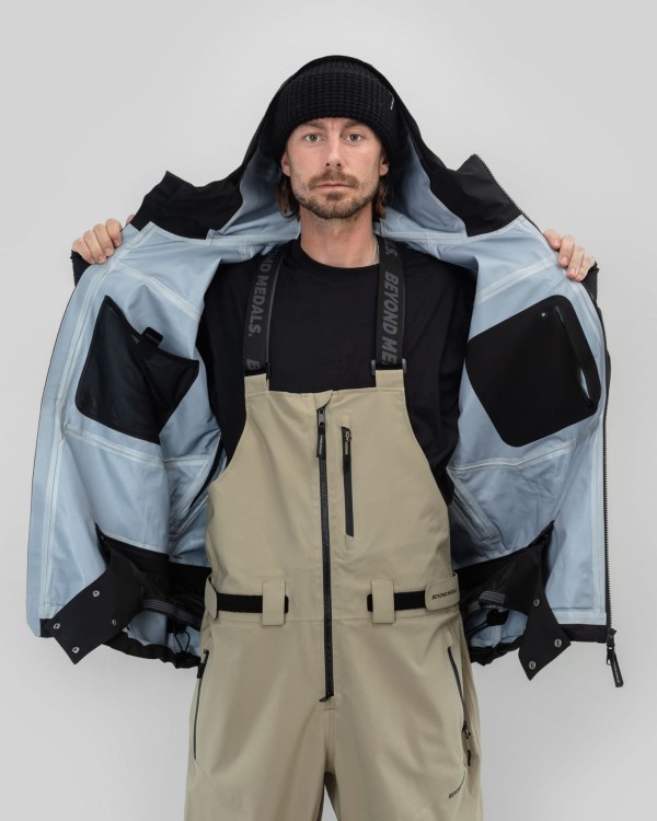 599_d2535ea8ff-bmaw25-protech-black-inside-kevin-web-2400.jpg