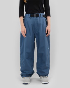 586_1c990a5e1b-bmaw25-nostalgia-pants-blue-front-solvej-web-2400.jpg