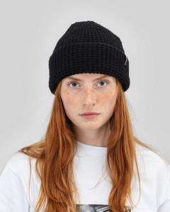 564_d8136bc063-bmaw25-waffle-beanie-black-front-solvej-web-2400.jpg