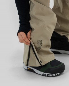 596_3d66dcc98d-bmaw25-bib-beige-foot-tor-web-2400.jpg