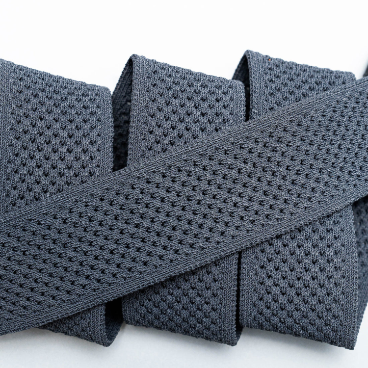 Momentum-Charcoal-webbing-UA-FWC.png