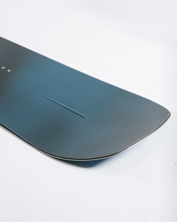 2627_SNOWBOARD_STALE-CREWZER_TAIL.jpg