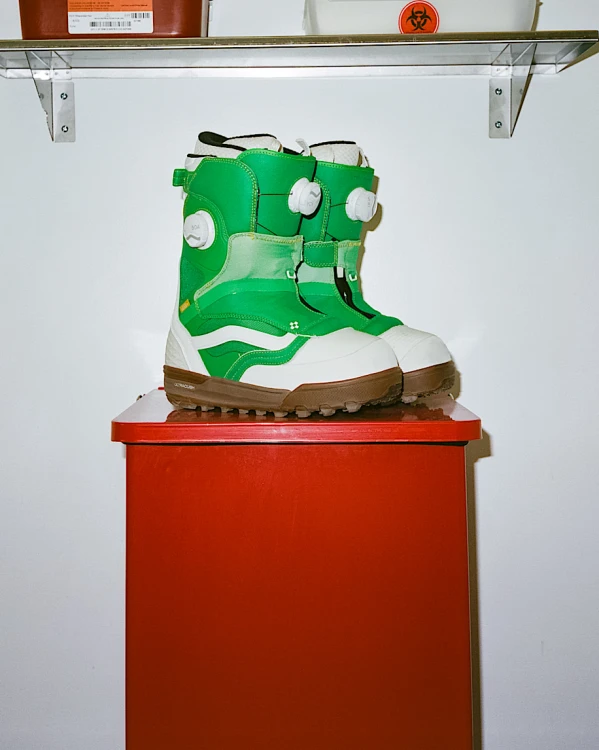 Womens-Progress-Snowboard-Boot-VANS-Mia-Brookes-Green-Yellow-ALT11.jpg