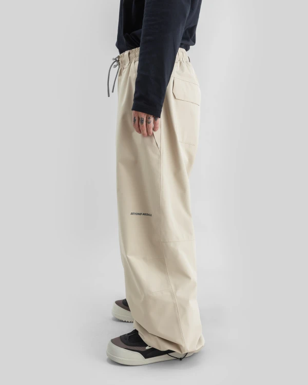 BMAW26-park-pants-beige-side-Kevin-web.jpg