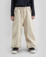 BMAW26-park-pants-beige-front-Kevin-web.jpg