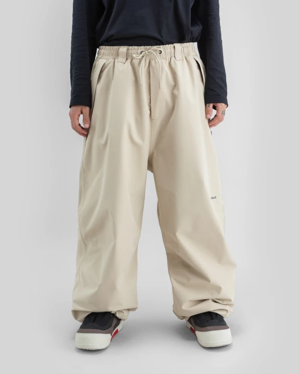 BMAW26-park-pants-beige-front-Kevin-web.jpg