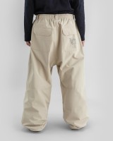 BMAW26-park-pants-beige-back-Kevin-web.jpg
