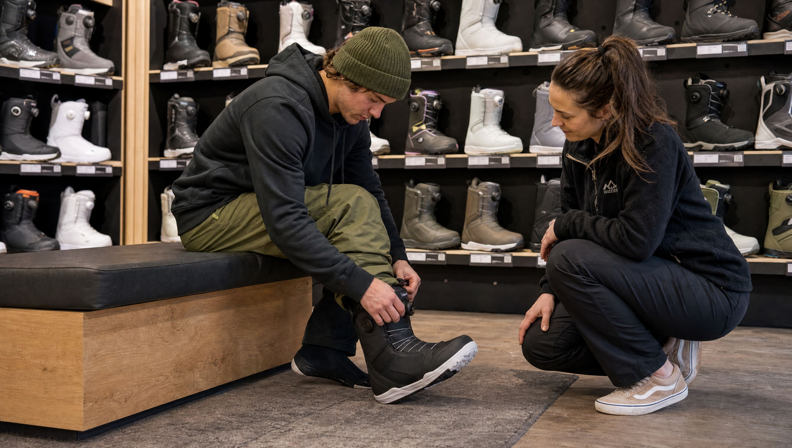 Buty snowboardowe sklep stacjonarny w Warszawie – jak przymierzać i testować, żeby uniknąć błędów